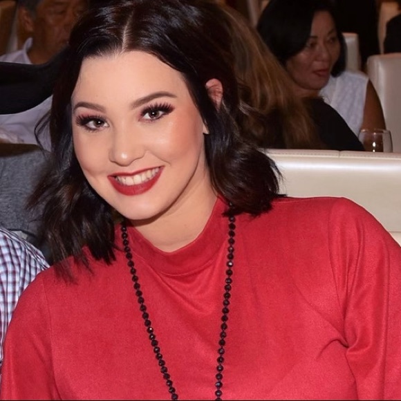 Meet your Posher, Alexis - Picture 1 of 1